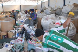 Programa de coleta seletiva recicla 1,76 mil toneladas de resíduos em 2011